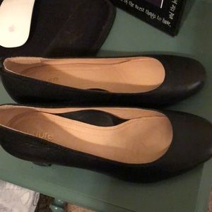 Black pumps never worn